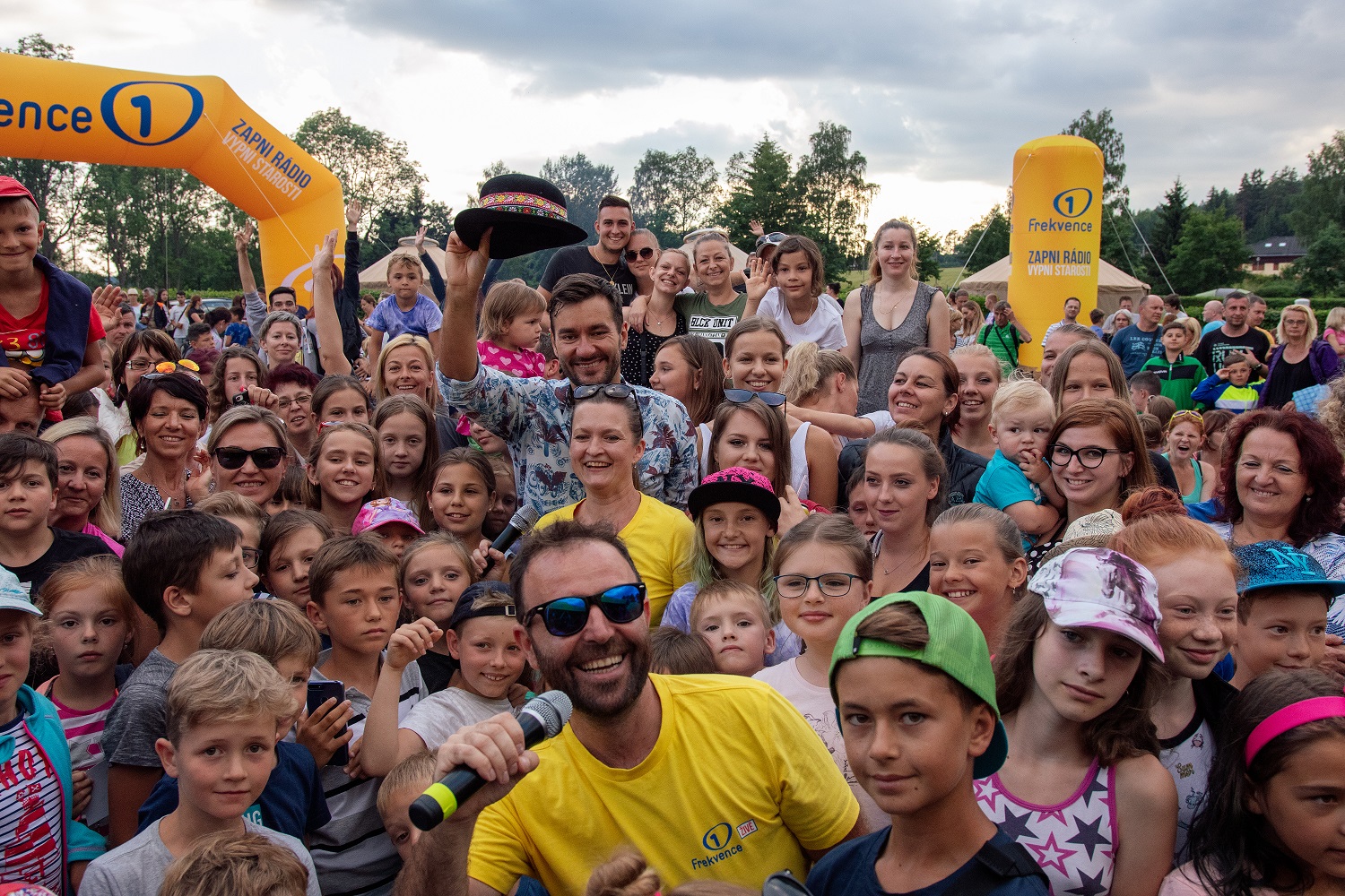 Rádio Frekvence 1 vyráží na roadshow. O prázdninách bude vysílat z